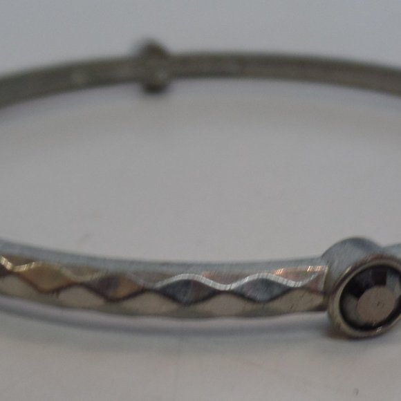 Graziano (Stamped) Silvertone Bangle Bracelet 7" Wrist or Smaller 4 Stations - Picture 8 of 10